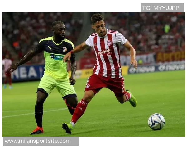 埃因霍温在欧冠赛季中禁区外进球领跑那不勒斯遭遇单场三球重创