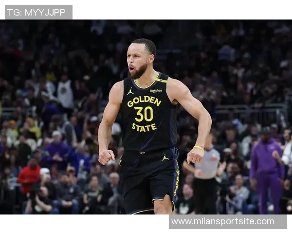 波杰与库里携手迎来第三年默契加深与巴特勒的配合日益成熟